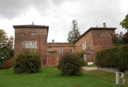 Castles / chateaux for sale - rhones-alps - Former 11th century fortress -to the north of Lyon