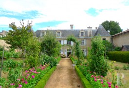 Mansion houses for sale - poitou-charentes - South of the Loire Valley,-18th century mansion house 