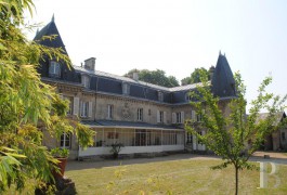 Castles / chateaux for sale - picardy - 10 minutes from Compi&egrave;gne, near to a forest, 19th century castle with stables and parklands