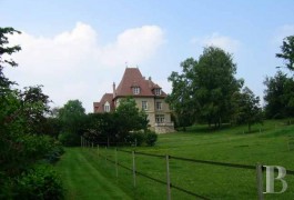 Equestrian properties for sale - picardy - Early 20th century, large- luxurious home and its outbuildings in- 2 ha (4.9 acres) 130 km (81 miles) from Paris