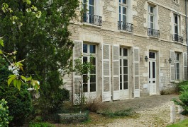 les maisons de caract�re &agrave; vendre - poitou-charentes - En Poitou,-maison de Ville du 18&egrave;me S. 