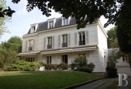 Residences for sale - ile-de-france - In the residential neighbourhood of the Bois de Vincennes, mansard-style mansion house 