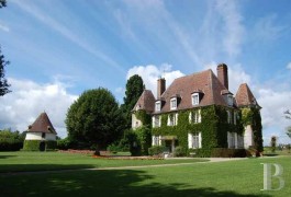 Manors for sale - upper-normandy - 16th century manor house and its outbuildings -in Upper Normandy