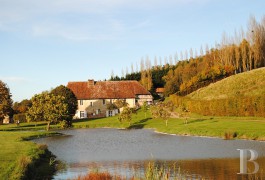 les monuments historiques &agrave; vendre - basse-normandie - En pays d'Auge,- manoir  du 16&egrave;me S. inscrit MH 


