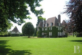 Manors for sale - upper-normandy - In Upper Normandy,-16th century manor house and its outbuildings 