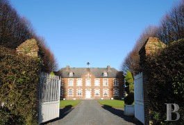 les monuments historiques &agrave; vendre - haute-normandie - Proche de la for&ecirc;t de Brotonne,-ch&acirc;teau du 18&egrave;me S.

