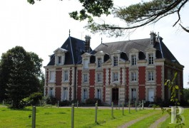 les ch�teaux &agrave; vendre - haute-normandie - Entre Eure et Calvados,-ch&acirc;teau Louis XIII des 17&egrave;me et 19&egrave;me S.
