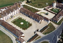 Castles / chateaux for sale - burgundy - 18th C. castle 53 miles- south of Paris