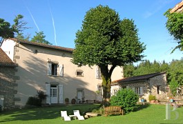 les maisons de caract�re &agrave; vendre - aquitaine - Demeure du 17e S.-et son enceinte sur plus de 6 ha