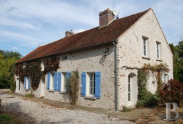 les maisons de caract�re &agrave; vendre - ile-de-france - En Seine-et-Marne, ancienne long&egrave;re briarde enti&egrave;rement r&eacute;nov&eacute;e sur 3,85 ha 