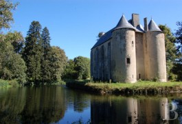Historic buildings for sale - limousin - Haute Corr&egrave;ze-
14th C. listed chateau

