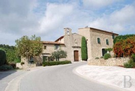 les maisons de caract�re &agrave; vendre - paca - Centre Var, ensemble de 3 maisons en pierres dans un hameau du 17&egrave;me S.