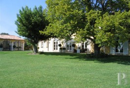 Vineyards for sale - rhones-alps - A traditional farmhouse -in the Enclave-des-Papes area