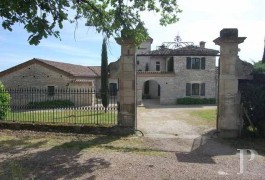 les manoirs &agrave; vendre - midi-pyrenees - Dans le Tarn, -manoir des 16&egrave;me et 17&egrave;me S. 