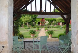 les maisons de caract�re &agrave; vendre - pays-de-loire - Dans la Mayenne,-logis du 17&egrave;me S.