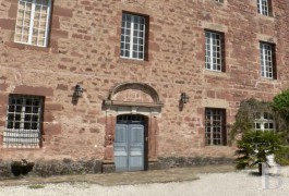 Castles / chateaux for sale - midi-pyrenees - In Aveyron,-village castle 
