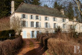 Residences for sale - burgundy - 18th century, 71.5 acre property in Cluny