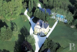 les ch�teaux &agrave; vendre - rhone-alpes - En Savoie,
dans le triangle Grenoble/Chambery/Albertville
