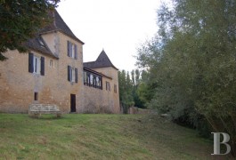 Character houses for sale - aquitaine - Authentic traditional P&eacute;rigord-style house- on the banks of the Dordogne