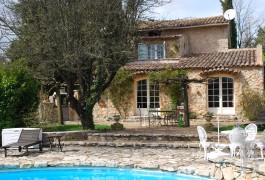 Equestrian properties for sale - provence-cote-dazur - In rural Provence, vine grower�s cottage with horse riding facilities in 28 ha (69 acres)