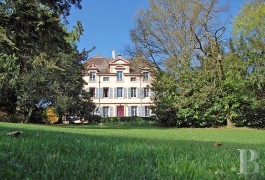 Residences for sale - burgundy - 19th century property -in south Burgundy