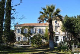 les mas &agrave; vendre - paca - &Agrave; 400m de la mer entre Toulon et Hyeres,-mas 17&egrave;me S. et sa tour 19&egrave;me S.
