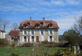 les maisons de caract�re &agrave; vendre - centre-val-de-loire - Une maison de ma&icirc;tre et ses granges en C&ocirc;te d�Or, 1830