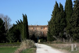 traditional bastide houses for sale - provence-cote-dazur - Between Salon and Aix-en-Provence,-16th century traditional bastide house 