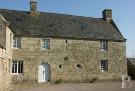 Manors for sale - brittany - �Pays de L&eacute;on�-17th century manor house 