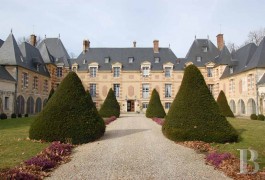 Castles / chateaux for sale - ile-de-france - Authentic 17th century listed Br&eacute;court castle between the Ile de France and Normandy