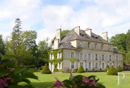 Castles / chateaux for sale - lower-normandy - 18th century castle -in Lower Normandy