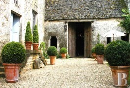 les maisons de caract�re &agrave; vendre - bourgogne - Un prieur&eacute; du 15&egrave;me S. de l'ordre de Saint-Jean de J&eacute;rusalem