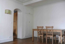 ile-de-france - A Montmartre, dans le haut de la rue Lepic,-un appartement de quatre pi&egrave;ces 
