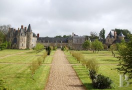 Historic buildings for sale - pays-de-loire - 15th, 16th & 17th listed castle in a 71 ha (175.4 acre) estate in the Upper Anjou region
