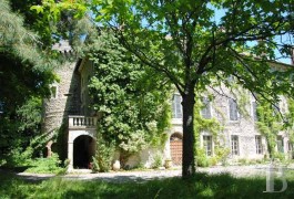 les ch�teaux &agrave; vendre - rhone-alpes - Grand ch&acirc;teau 19&egrave;me S. -en Dr&ocirc;me provencale 