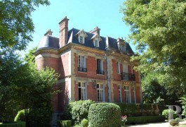 les ch�teaux &agrave; vendre - ile-de-france - A 30 minutes de Paris,-ch&acirc;teau Second Empire au bord de la Marne