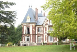les ch�teaux &agrave; vendre - haute-normandie - Manoir du 19&egrave;me S. en pays de Caux, bord de mer

