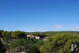 Hunting grounds for sale - provence-cote-dazur - Between Aix-en-Provence and the Lubéron region, large hamlet in 10.7 ha (26.4 acres)
