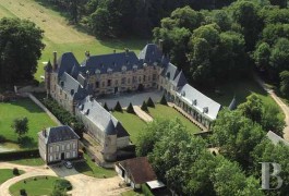 Historic buildings for sale - ile-de-france - Authentic 17th century listed Br&eacute;court castle between the Ile de France and Normandy