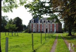 Castles / chateaux for sale - upper-normandy - Between Eure and Calvados,-17th and 19th century, Louis XIII chateau 