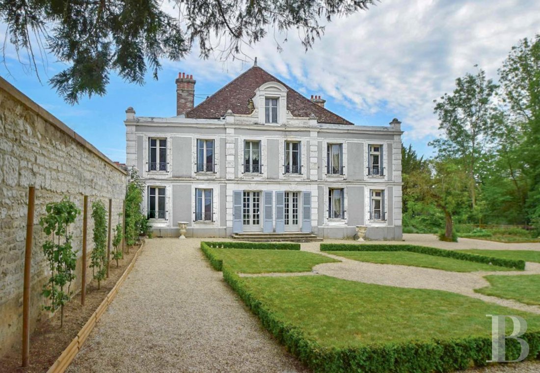 Mansion houses for sale in France burgundy yonne