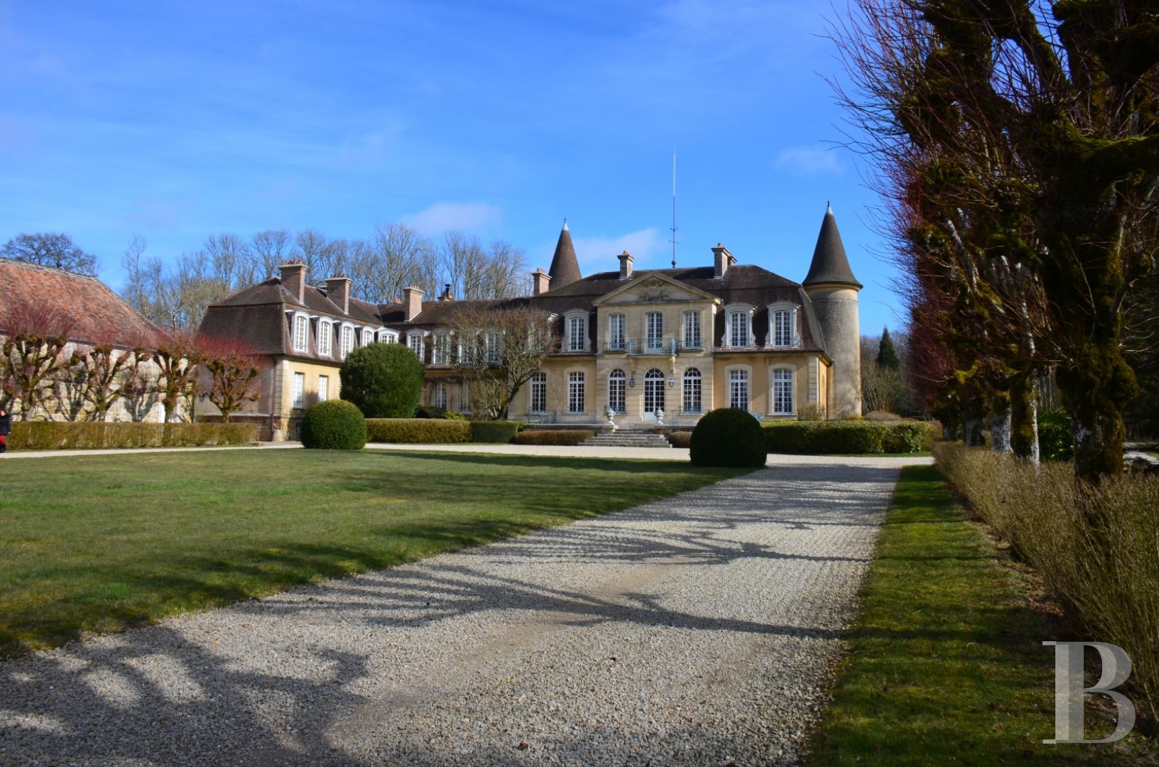 Castles / chateaux for sale seineetmarne department