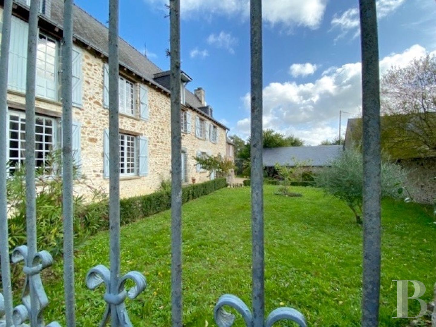 Manors for sale in France mayenne anjou region