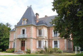 Manors for sale - ile-de-france - Small, Louis XIII style, 19th century chateau,-1 hour from Paris in Seine-et-Marne 