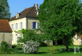 les maisons de caract�re &agrave; vendre - bourgogne - En C&ocirc;te-d�Or,-petit presbyt&egrave;re du 18&egrave;me si&egrave;cle