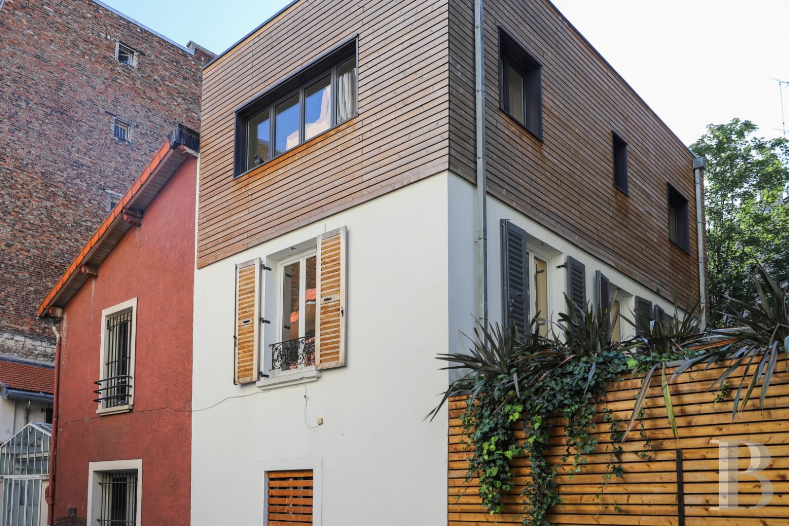 Houses for sale Montmartre in France