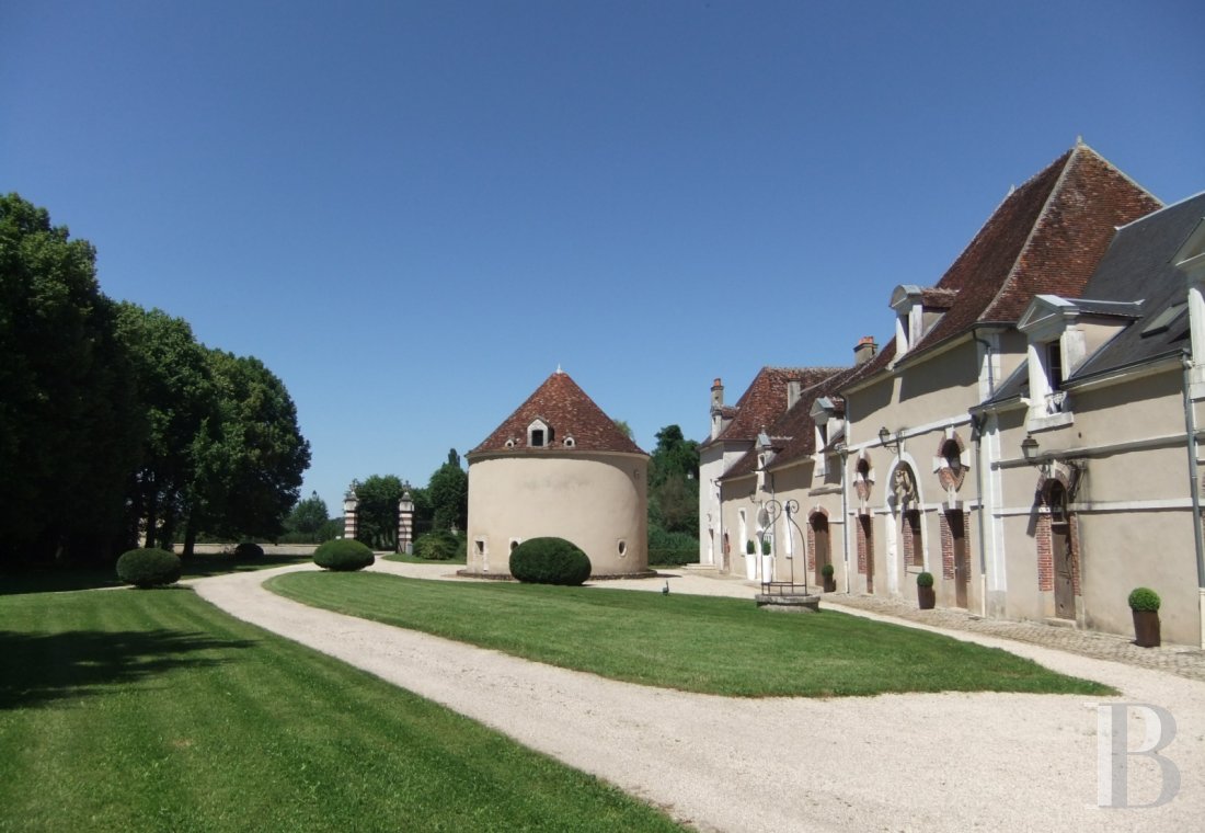 Castle for sale Burgundy close to Auxerre