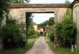 Historic buildings for sale - ile-de-france - In the south of Seine-et-Marne, a listed Knights Templar Commandery set in 17.3 acres
