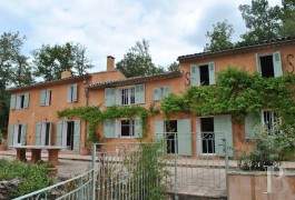Character houses for sale - provence-cote-dazur - In rural Provence, a former 19th century farm set in 1.5 ha (3.7 acres)