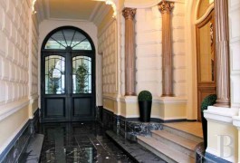 properties in town for sale - north - In old Lille, Napoleon III style mansion house for residential and professional use